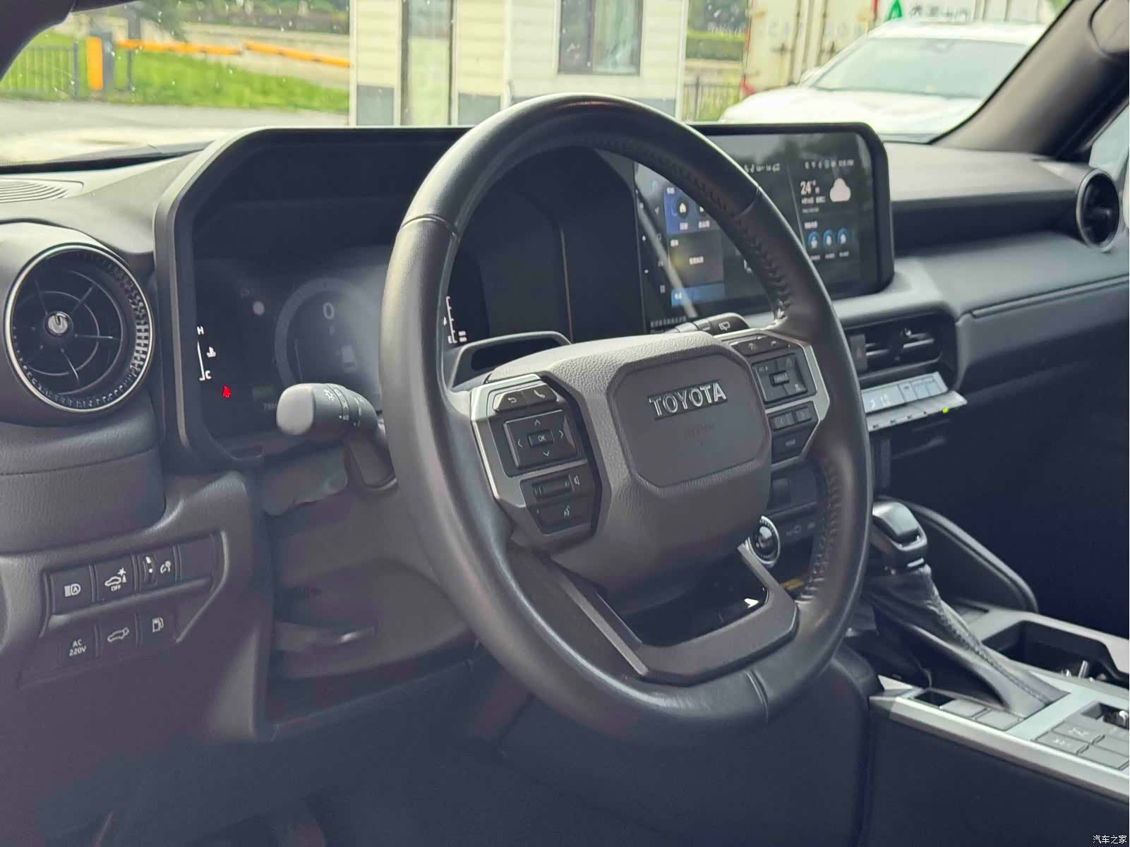 Toyota Prado, 2024 9