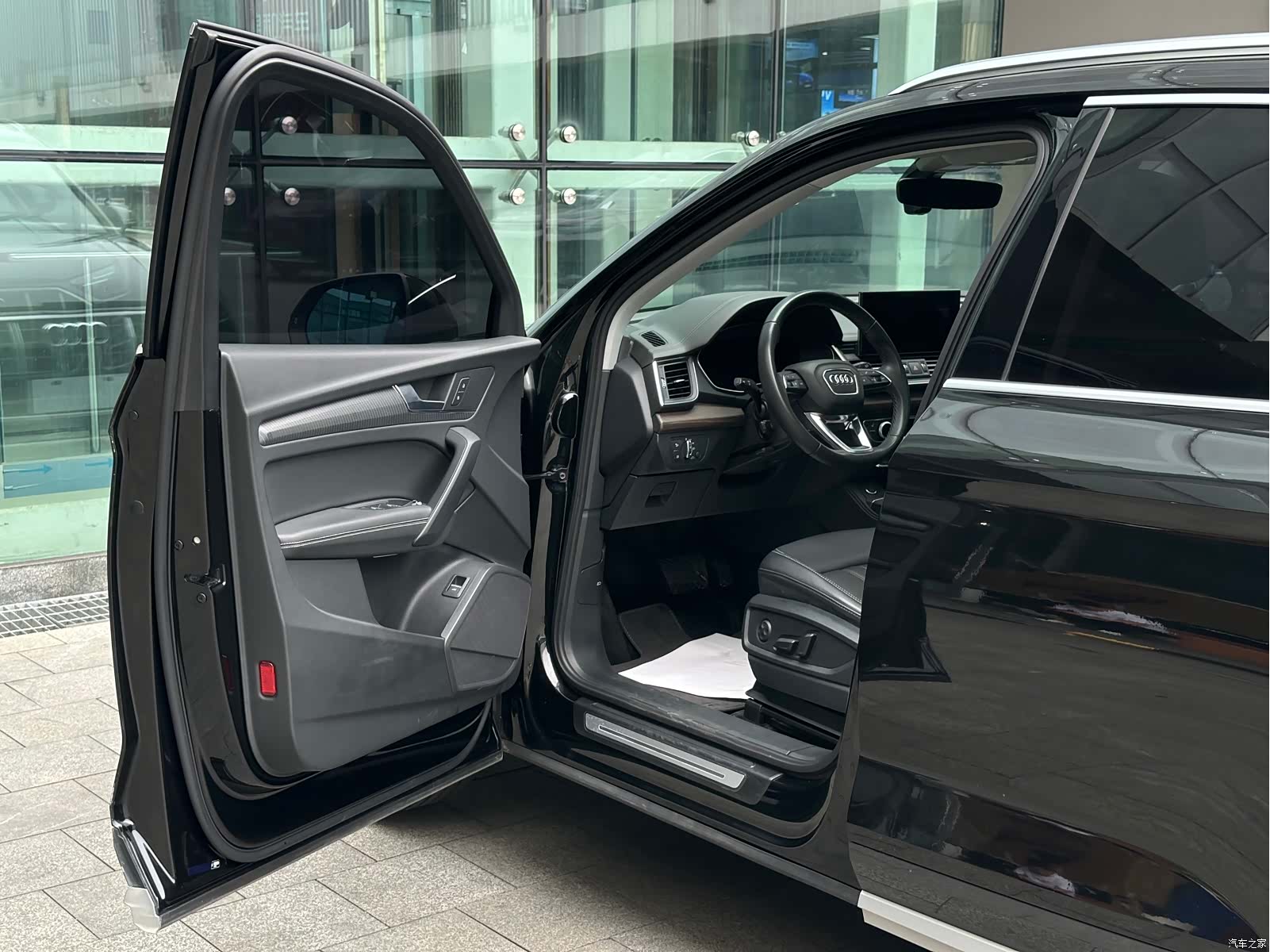 Audi Q5L, 2023 все фото