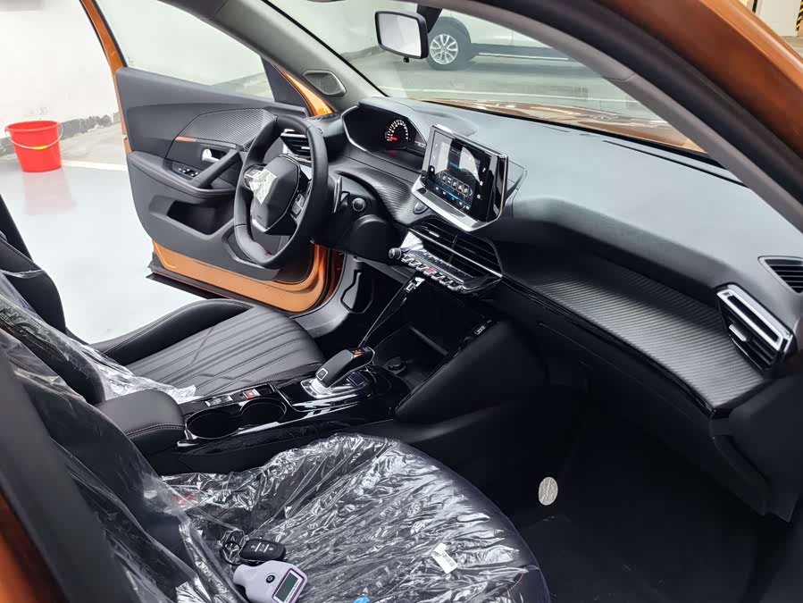 Peugeot 2008 2022, фото 20