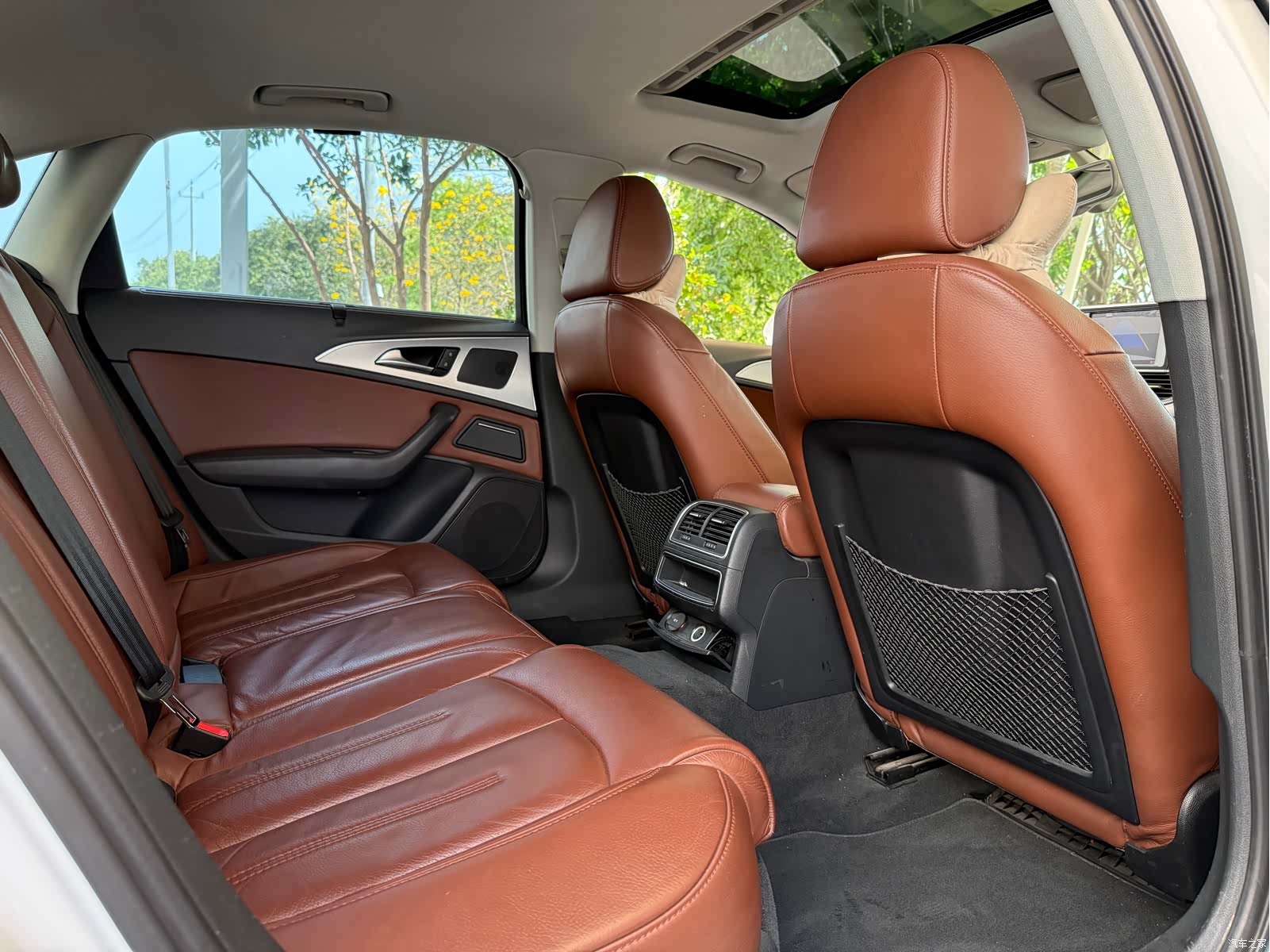 Audi A6L, 2015 11