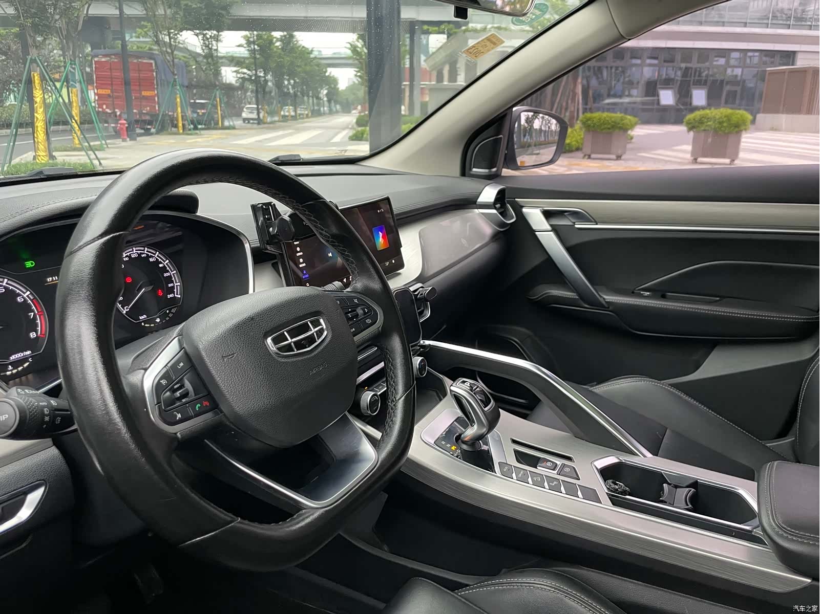Geely Coolray, 2019 13