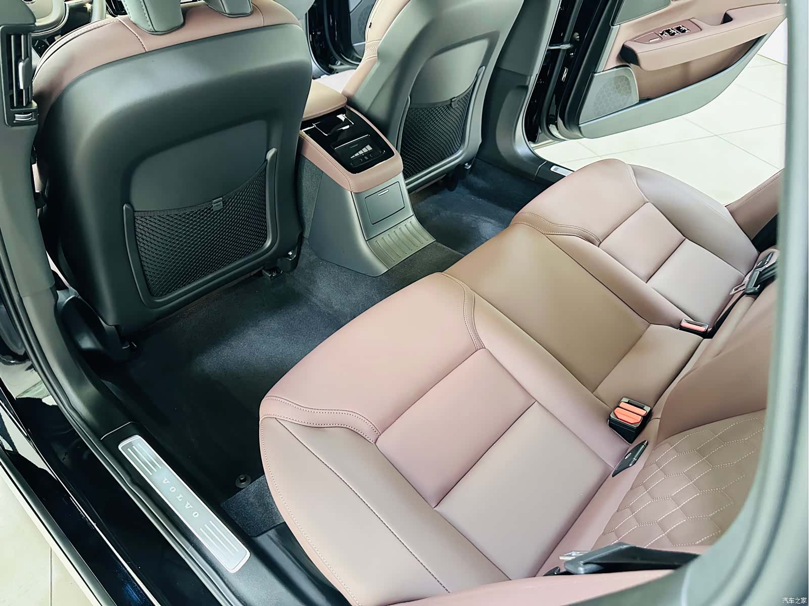 Volvo S90, 1900 13