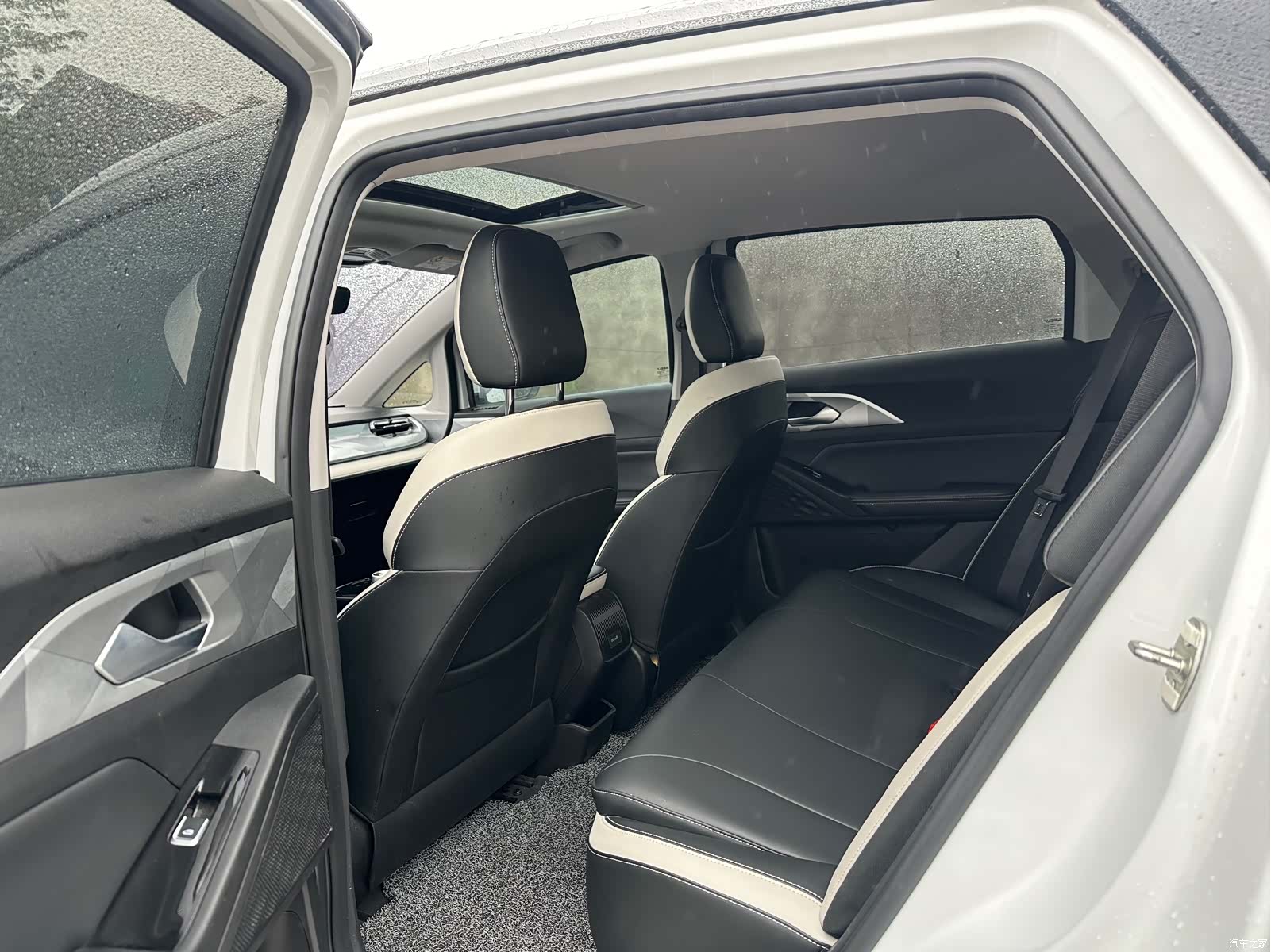 Geely E, 2022 15