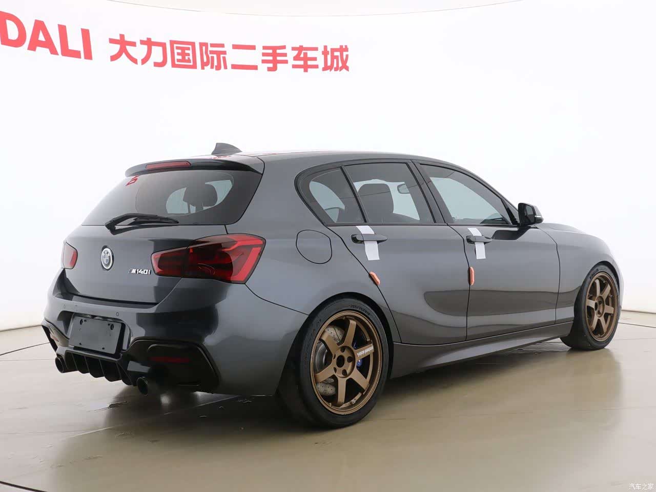BMW 1 Series, 2018 все фото