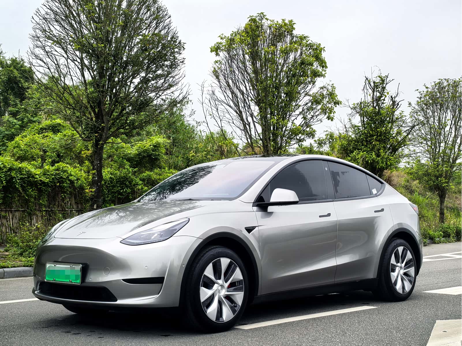 Tesla Model Y, 2023 1