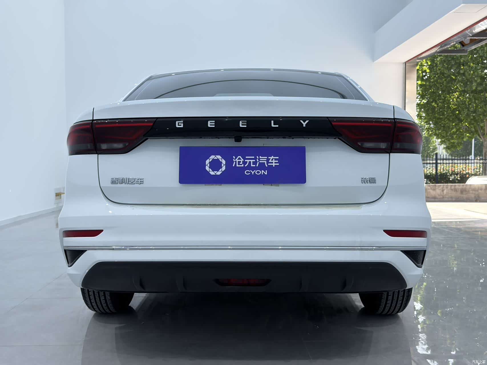 Geely Emgrand, 2024 все фото
