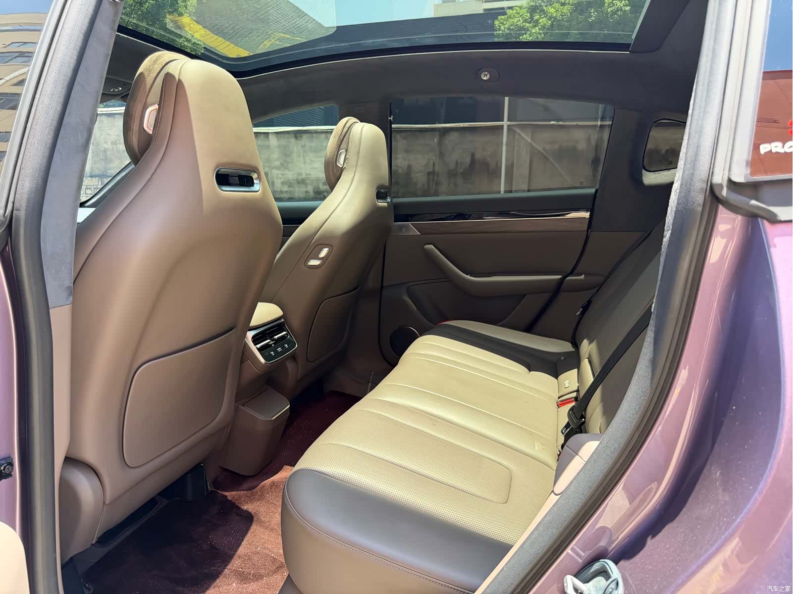 Luxeed R7, 2025 все фото