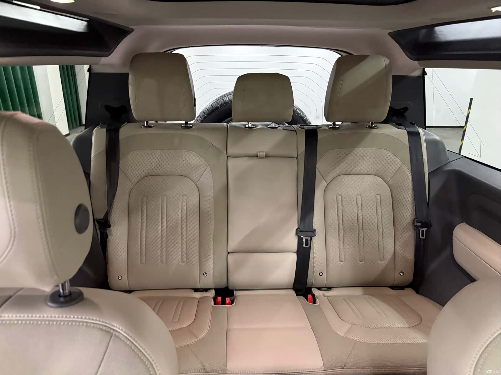 Land Rover Defender, 2021 9