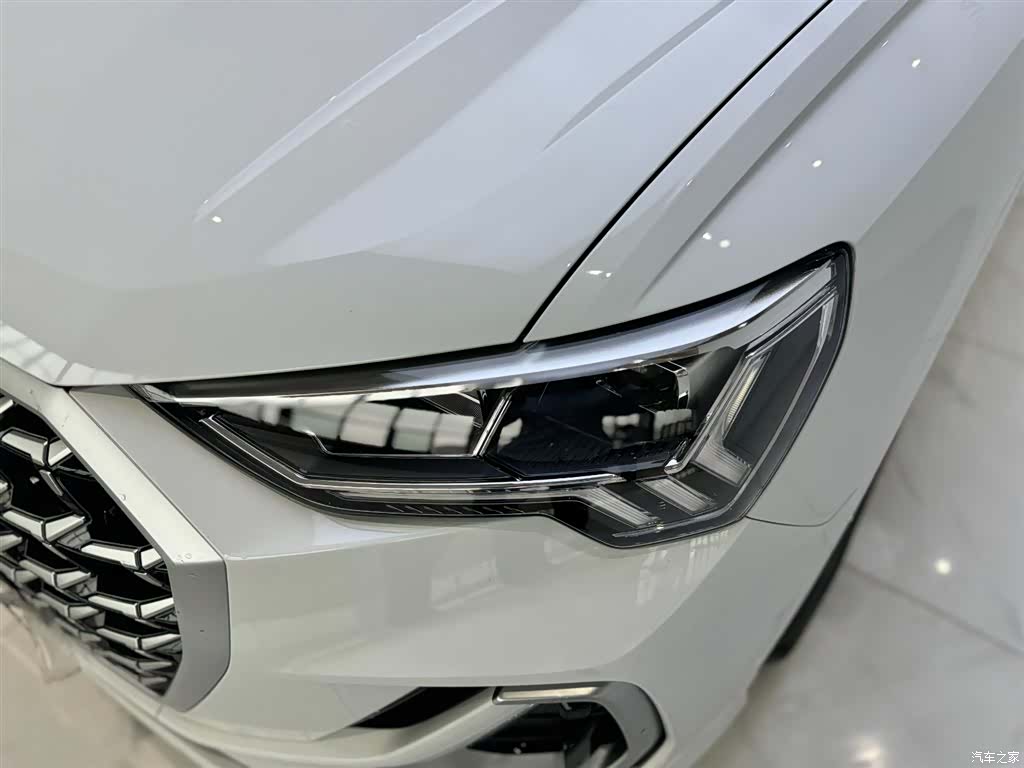 Audi Q3, 2024 10