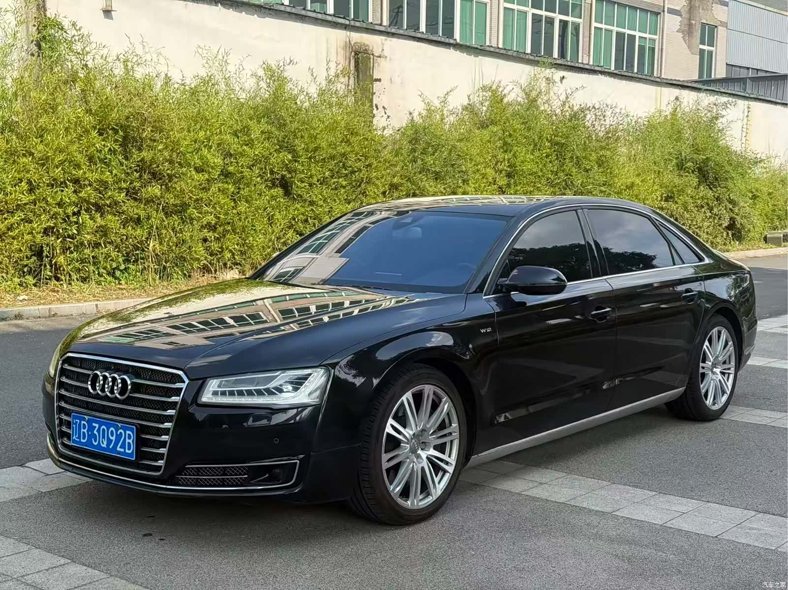 Audi A8L, 2011 1