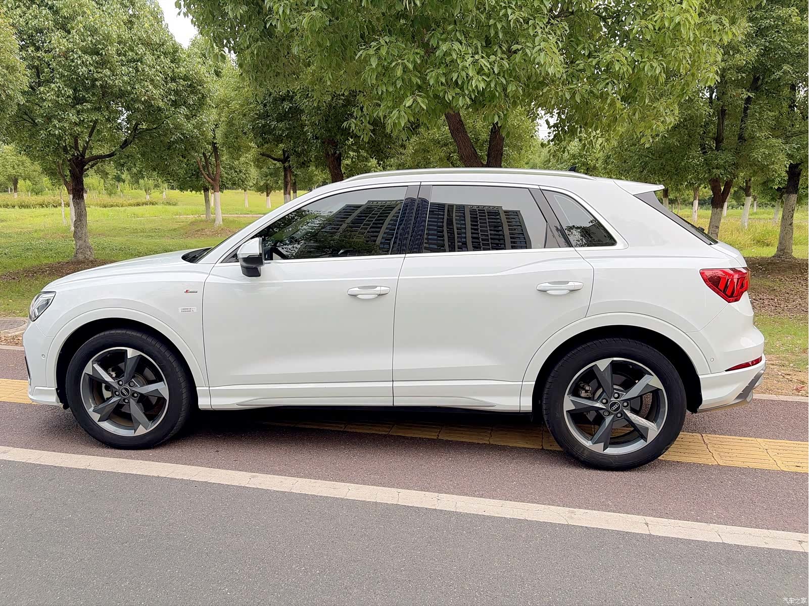Audi Q3, 2022 4