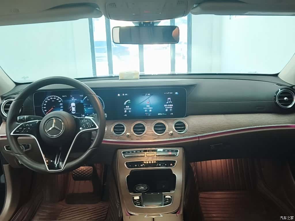 Mercedes-Benz E-Class, 2022 10