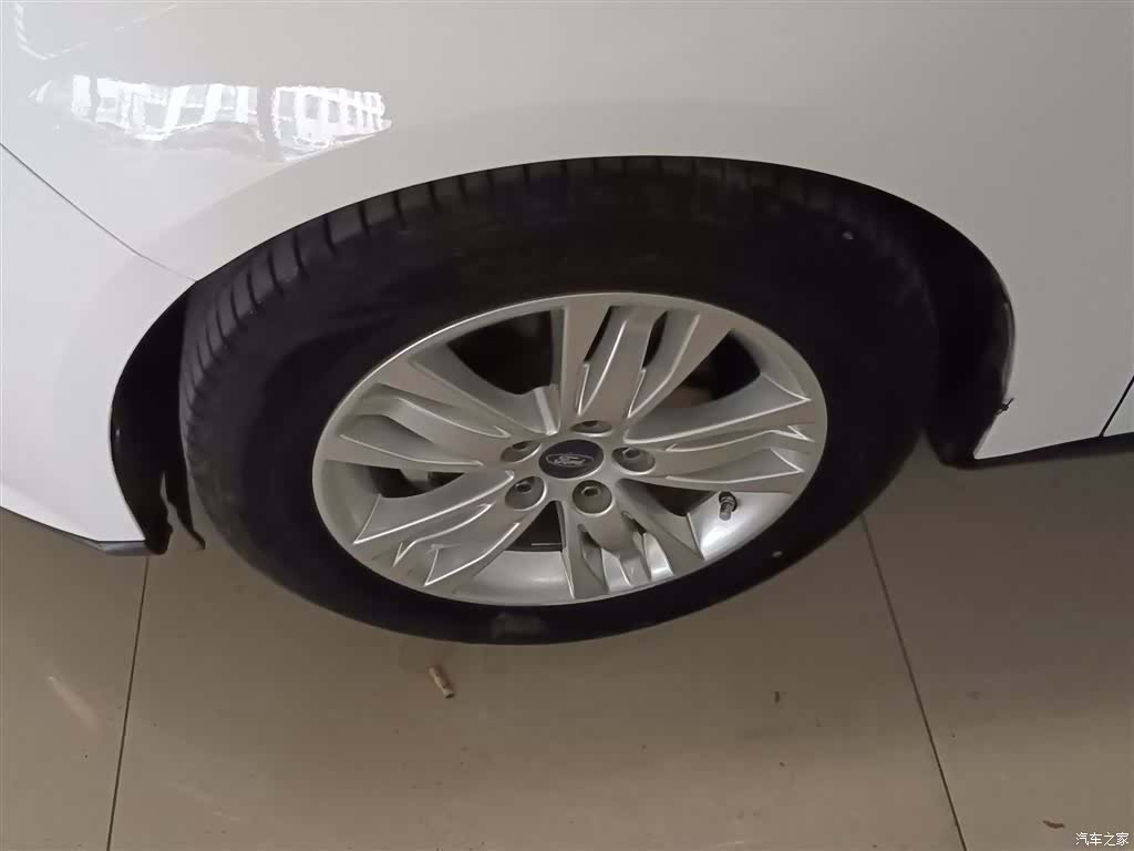 Ford Focus, 2015 23