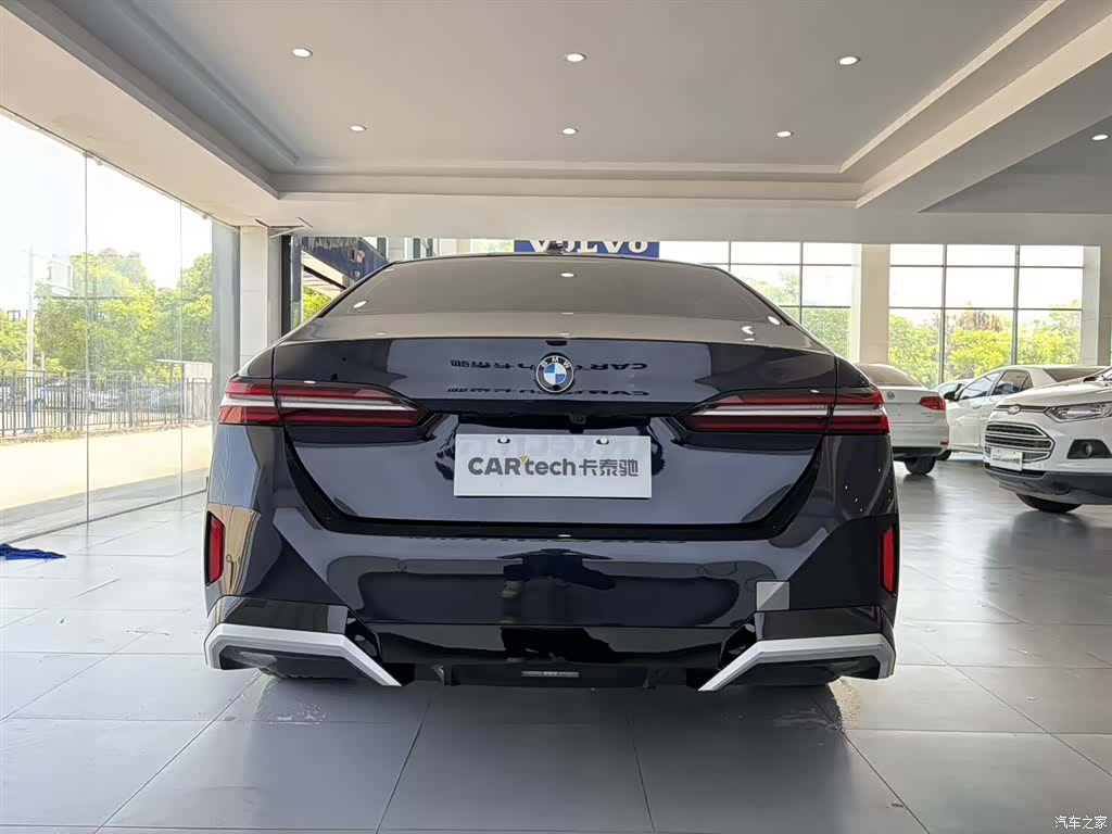 BMW 5 Series, 2025 все фото