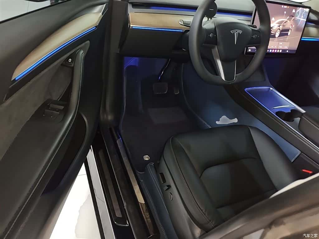 Tesla Model Y, 2022 16
