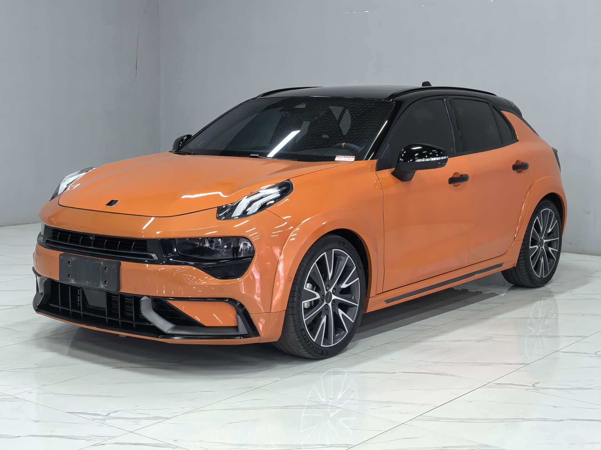 Lynk & Co 02