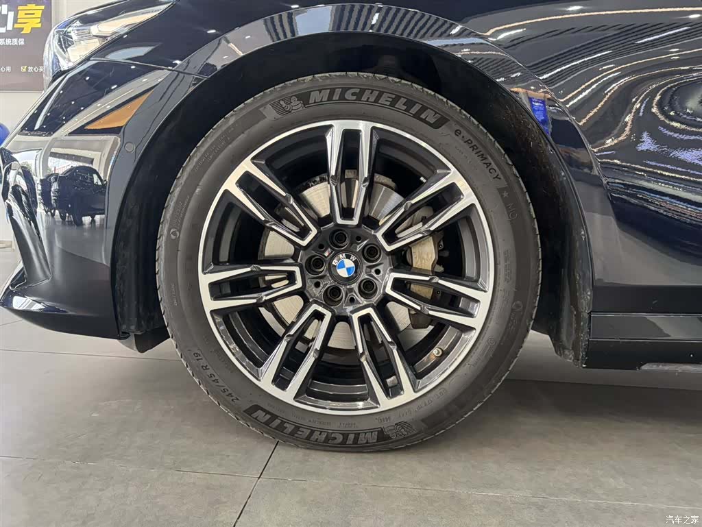 BMW 5 Series, 2025 10