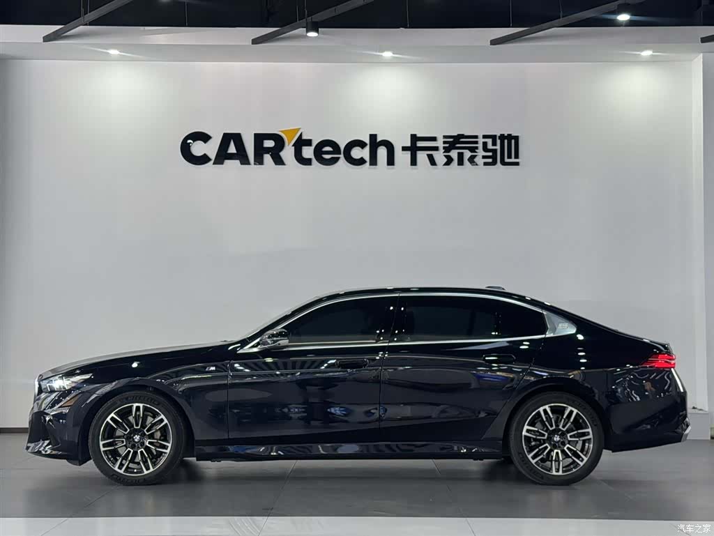 BMW 5 Series, 2025 8