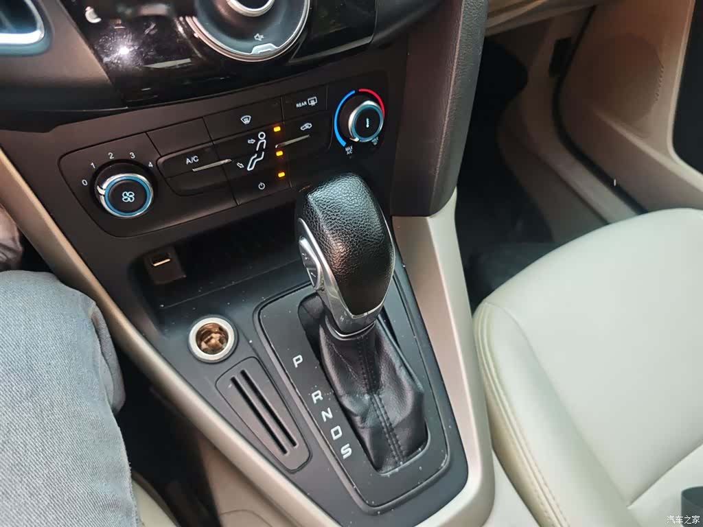 Ford Focus, 2016 10