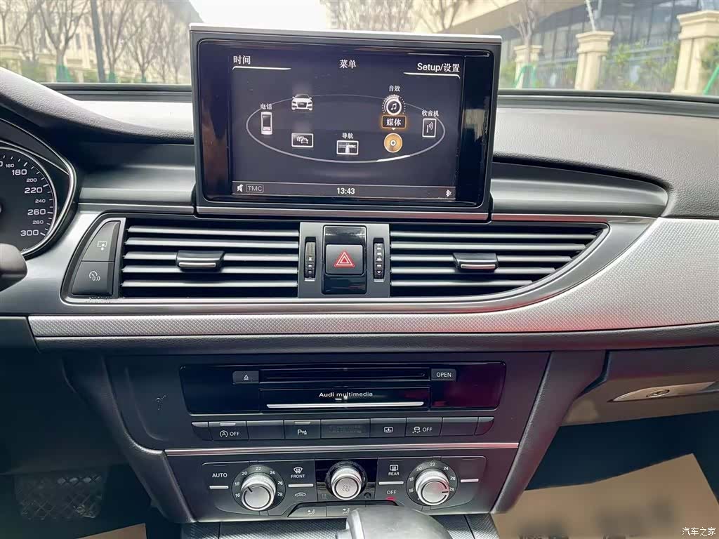 Audi A6L, 2015 все фото