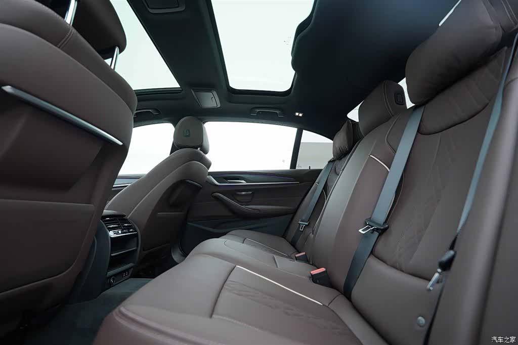 BMW 5 Series, 2024 20