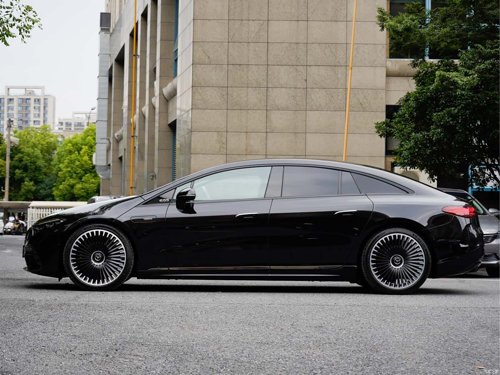Mercedes-Benz EQS, 2025 3