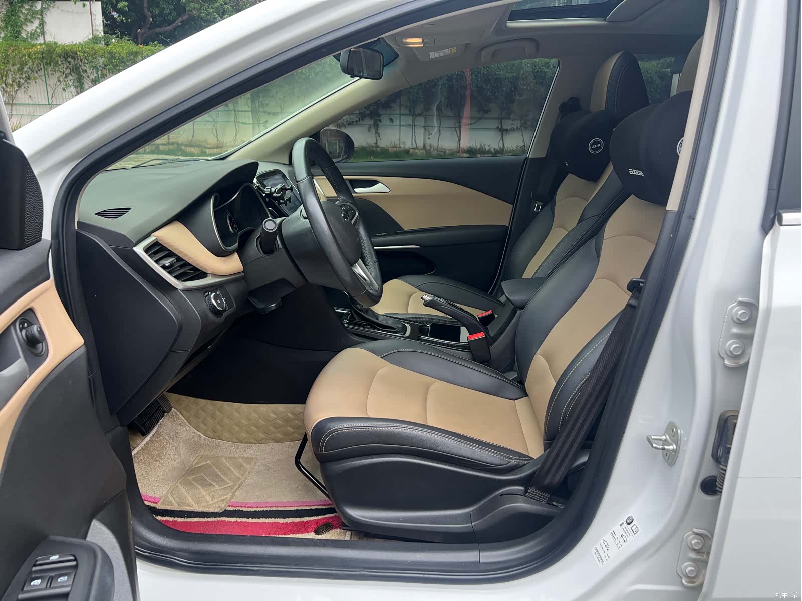 Chevrolet 320, 2022 все фото