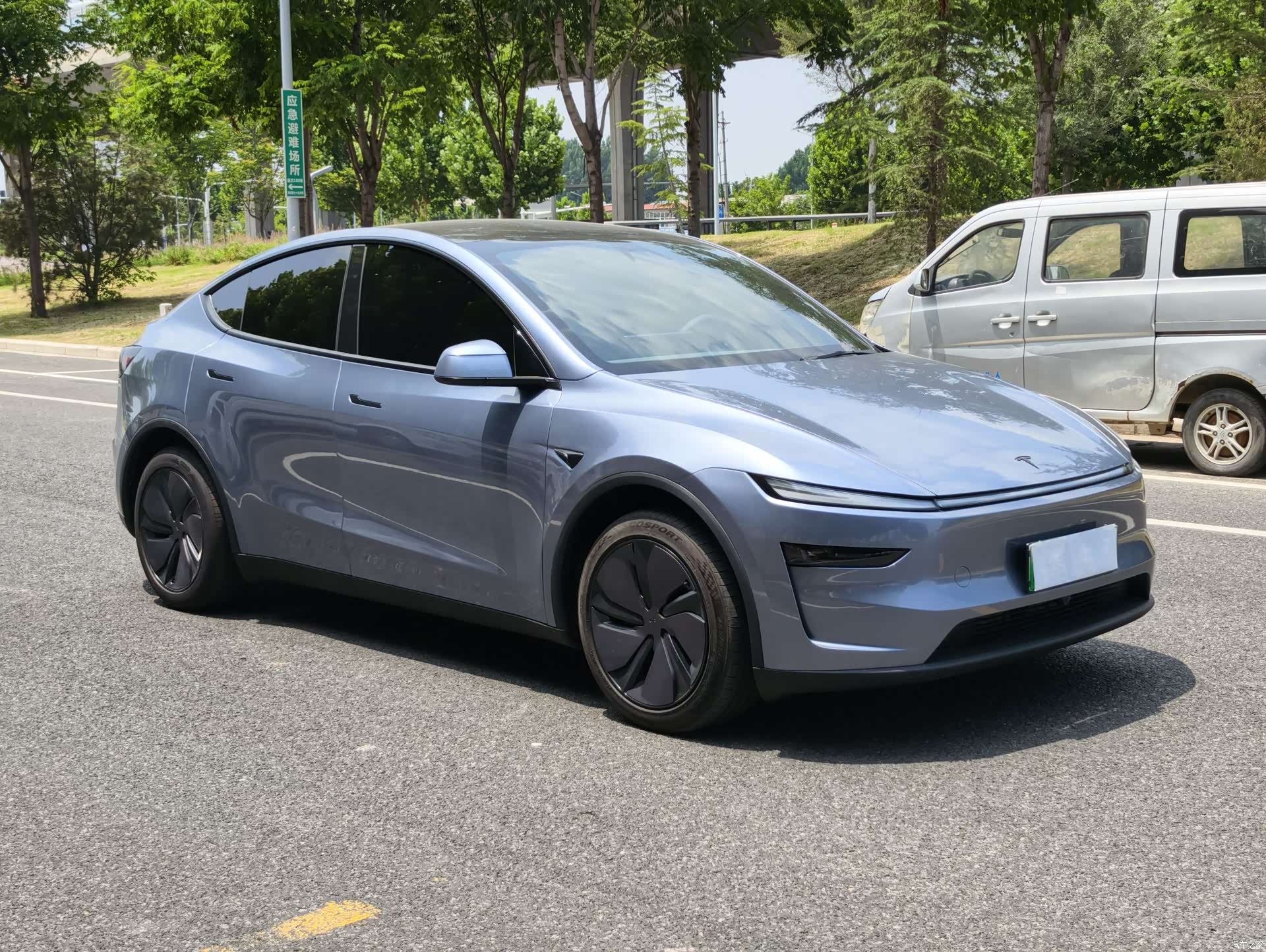 Tesla Model Y, 2026 6