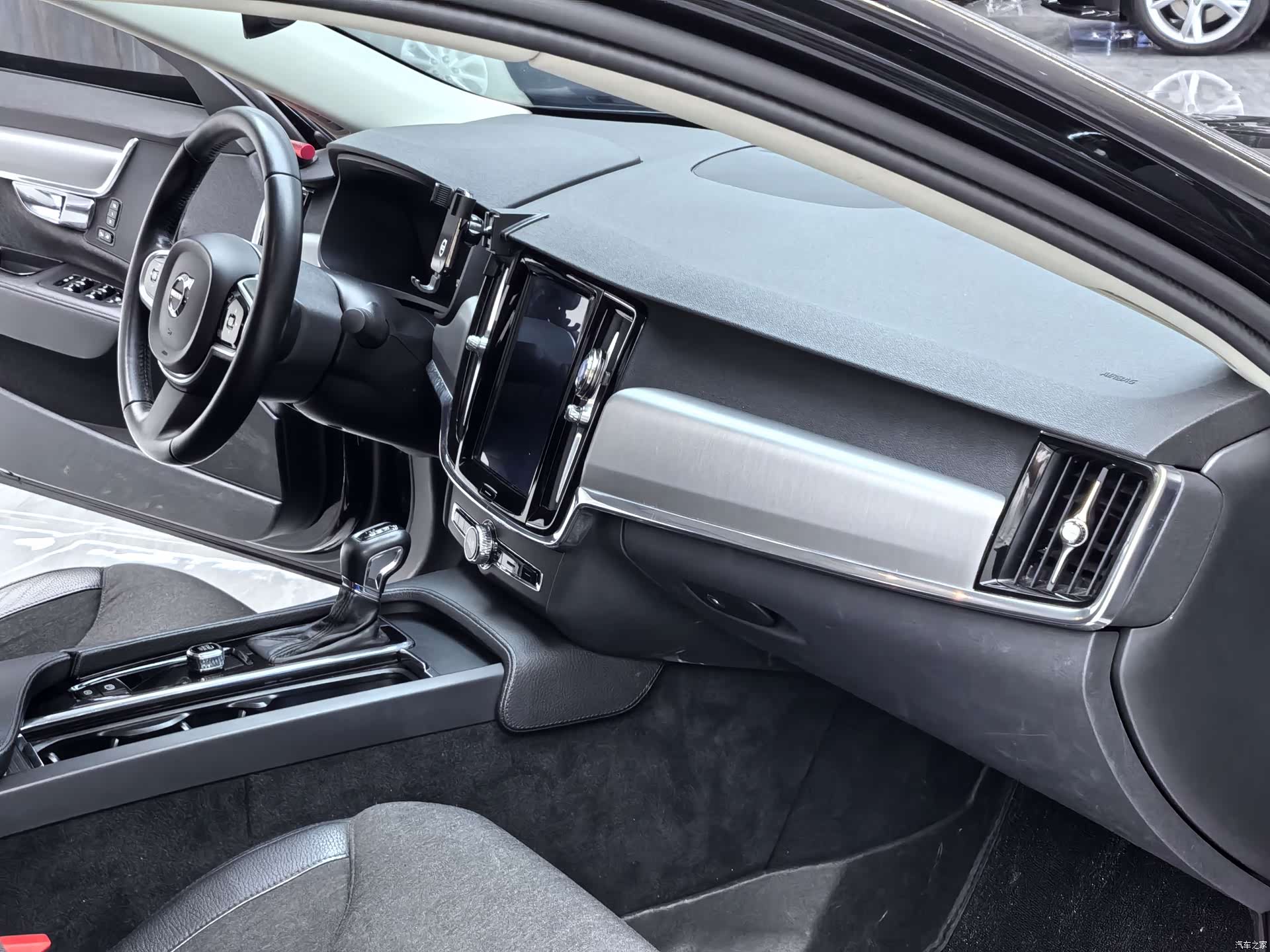 Volvo S90, 2019 11