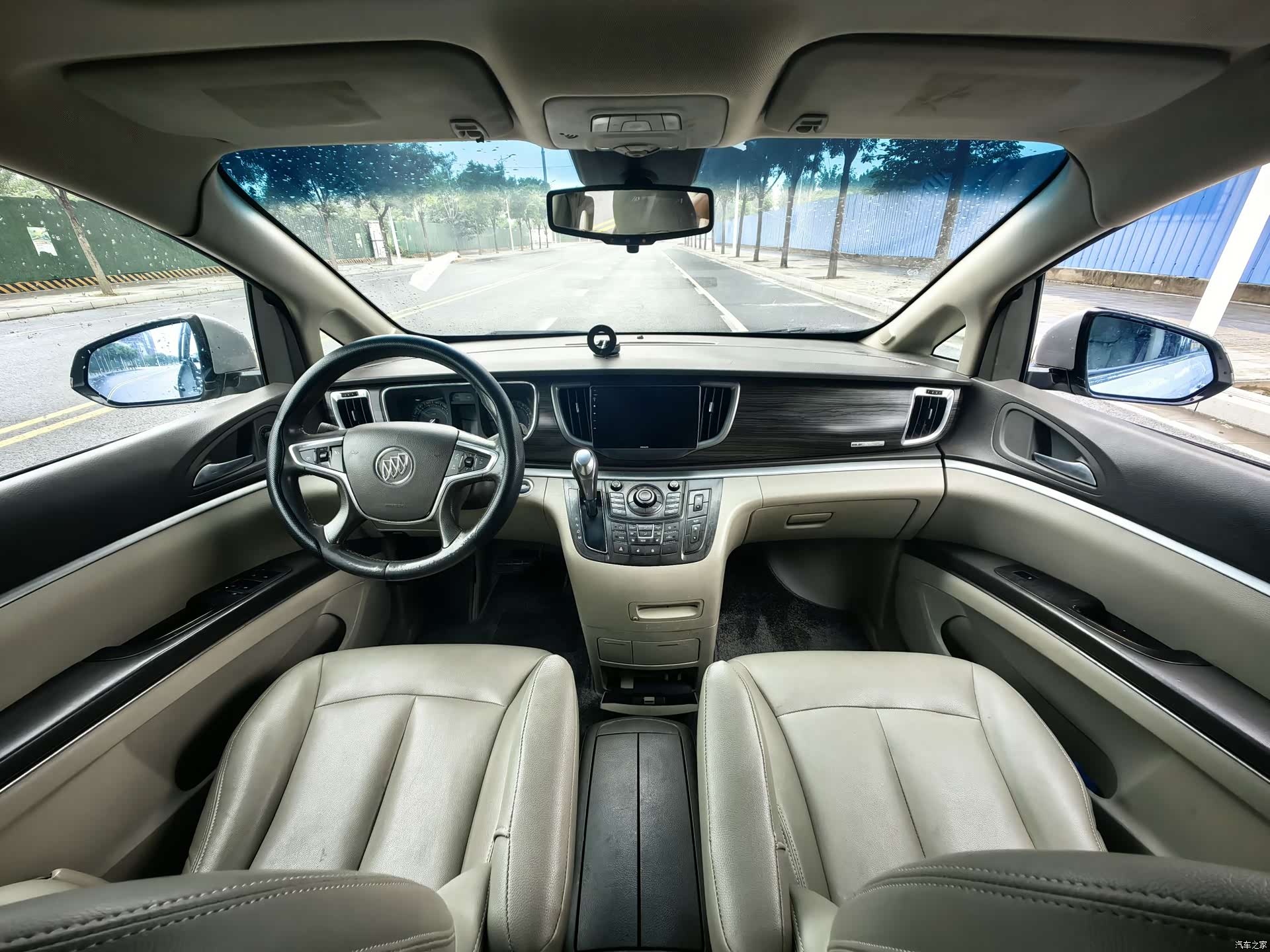 Buick GL8, 2012 11