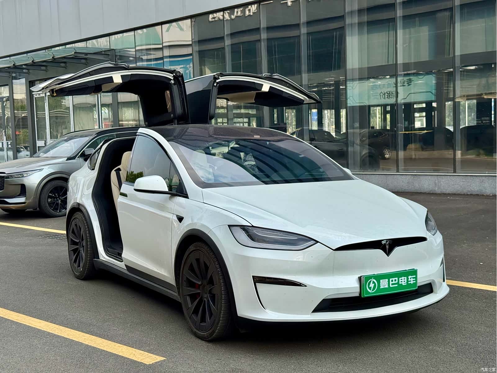 Tesla Model X, 2024 3