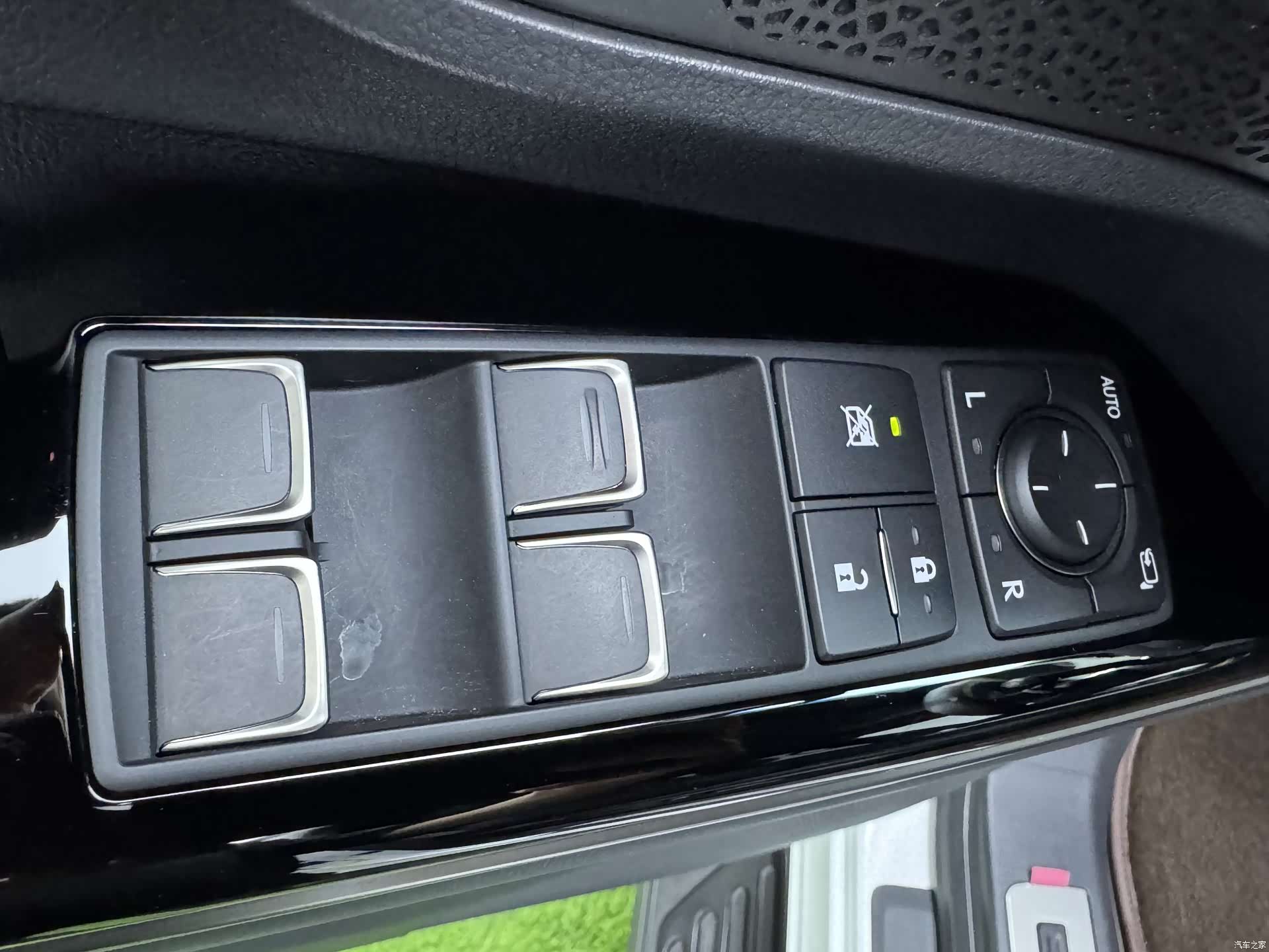 Lexus LX, 2025 23
