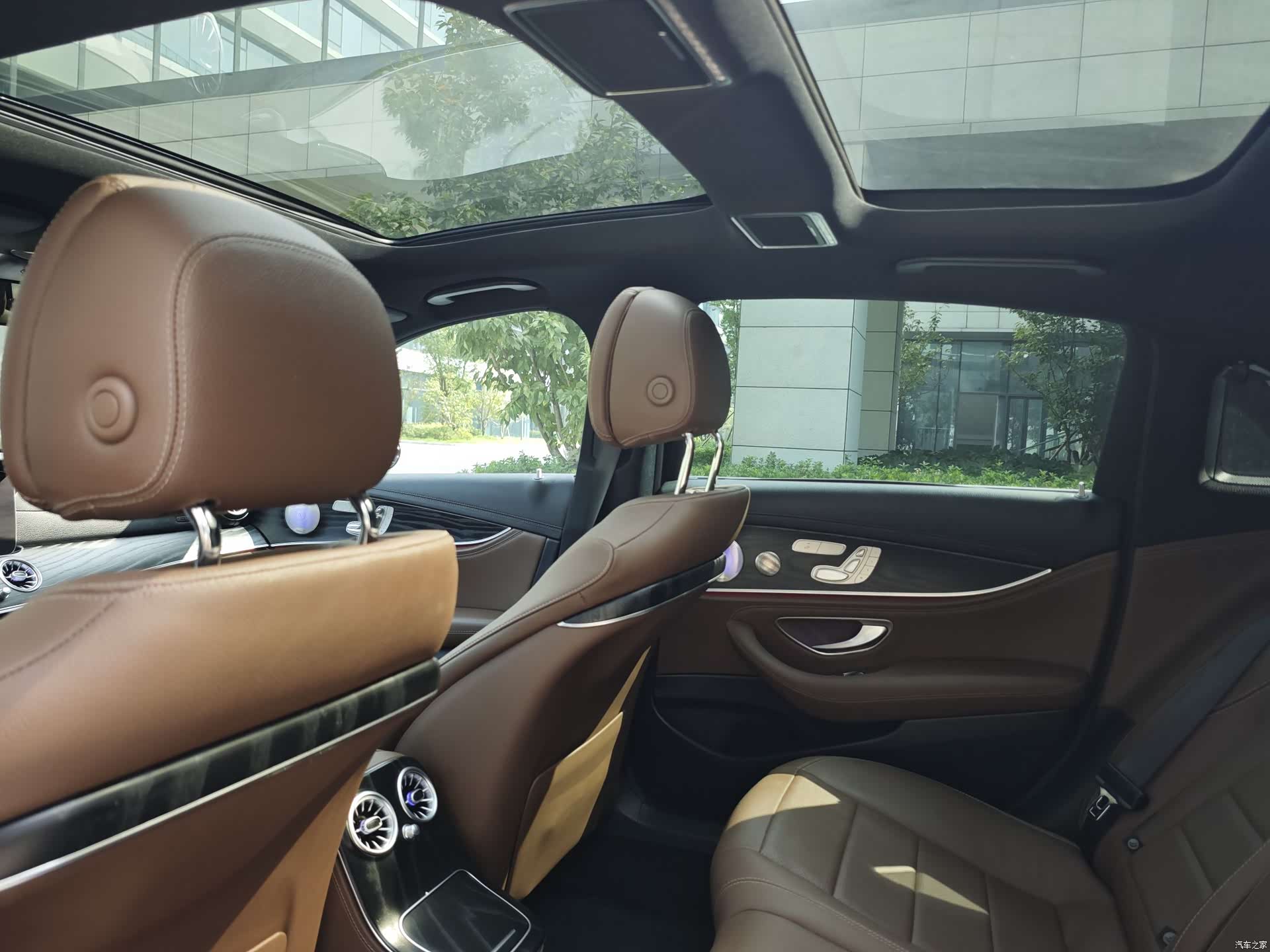 Mercedes-Benz E-Class, 2023 15