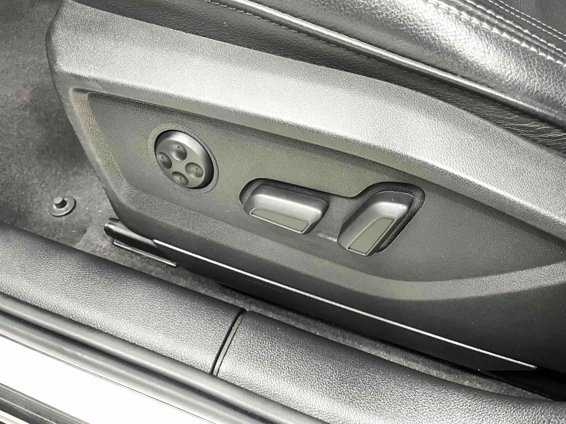 Audi Q2L, 2022 12