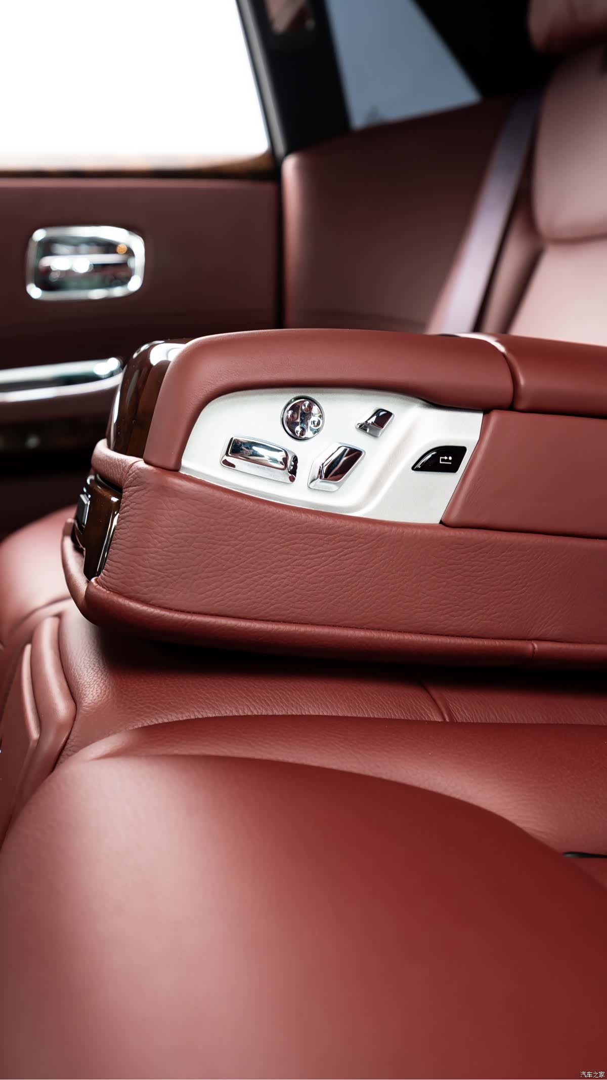 Rolls-Royce Ghost, 2017 14