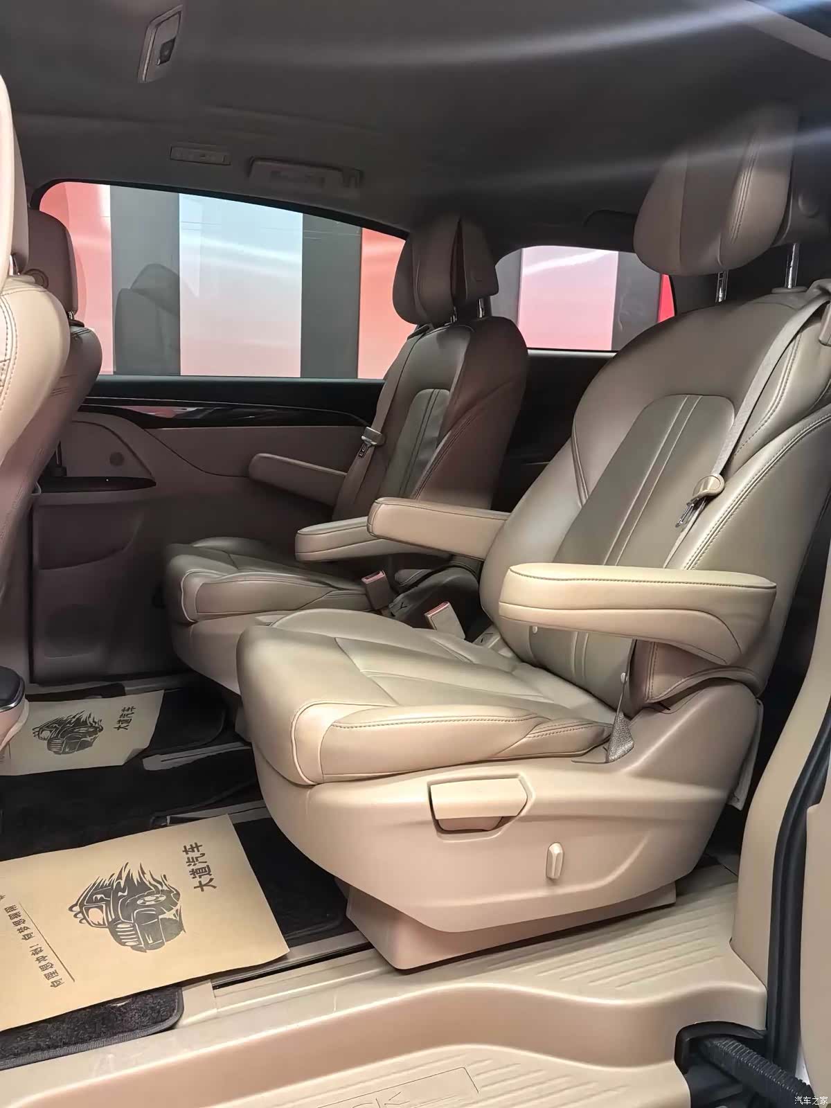 Buick GL8, 2019 8