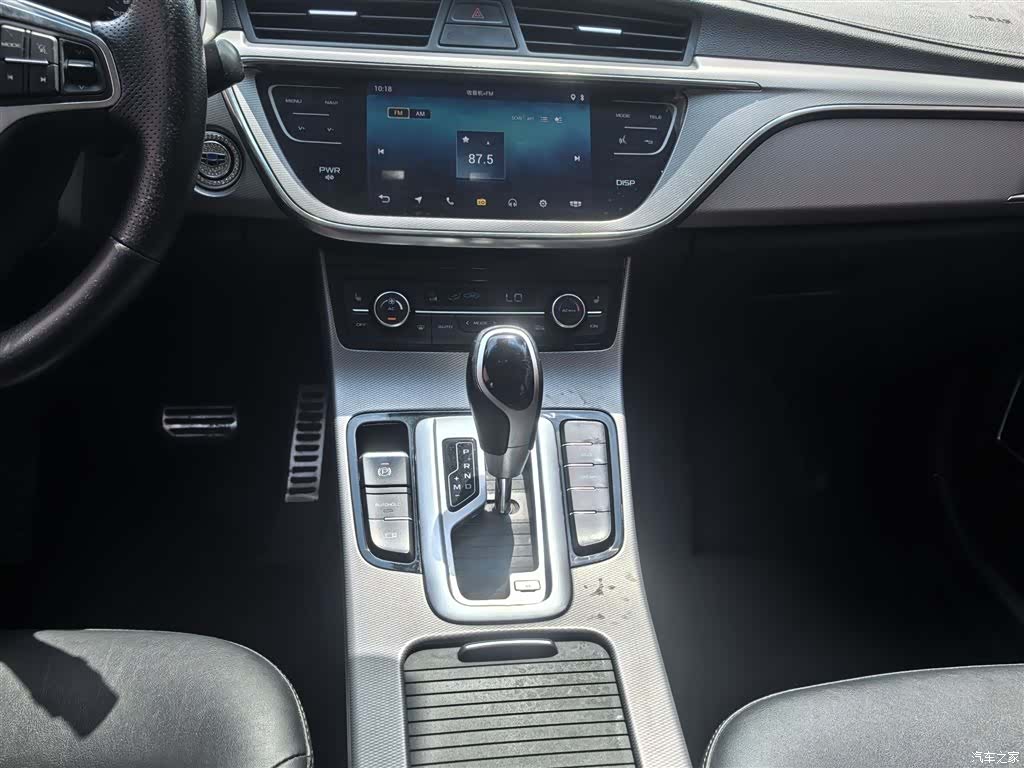 Geely Emgrand, 2018 18