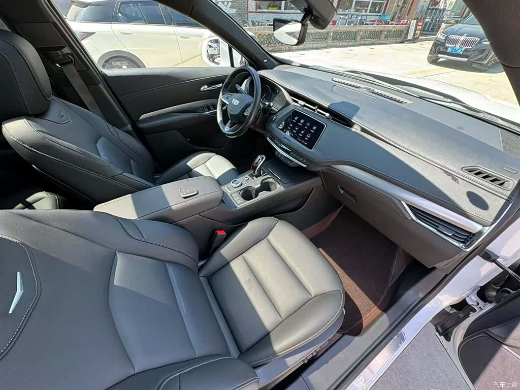 Cadillac XT4, 2021 11