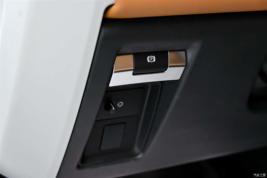 Land Rover Defender, 2024 25