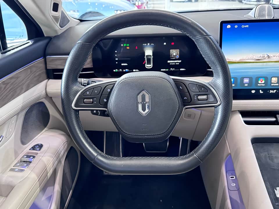 AITO Ask the world M5