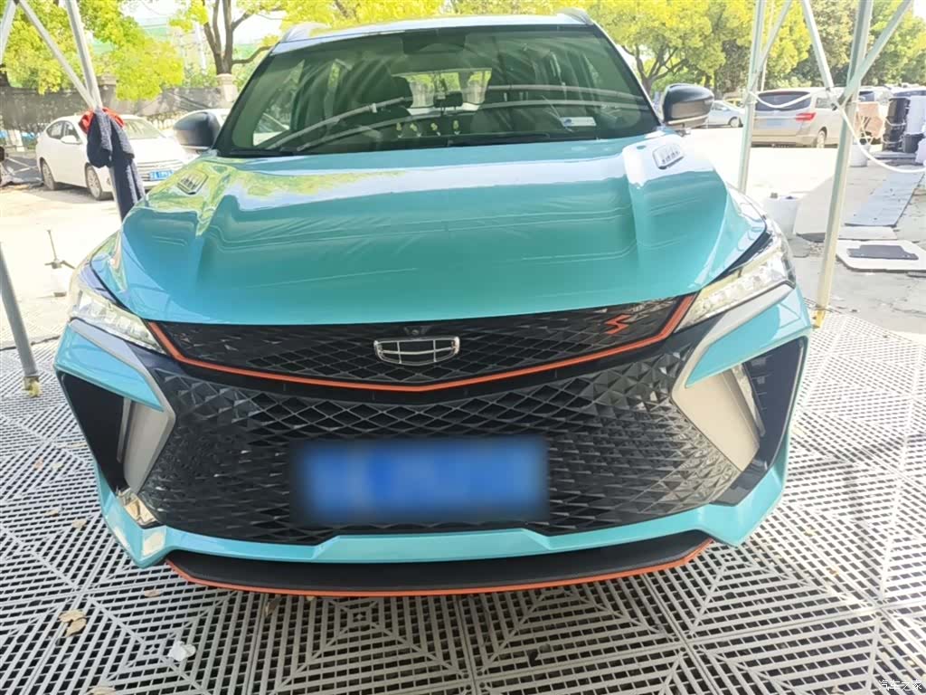 Geely Coolray, 2022 3