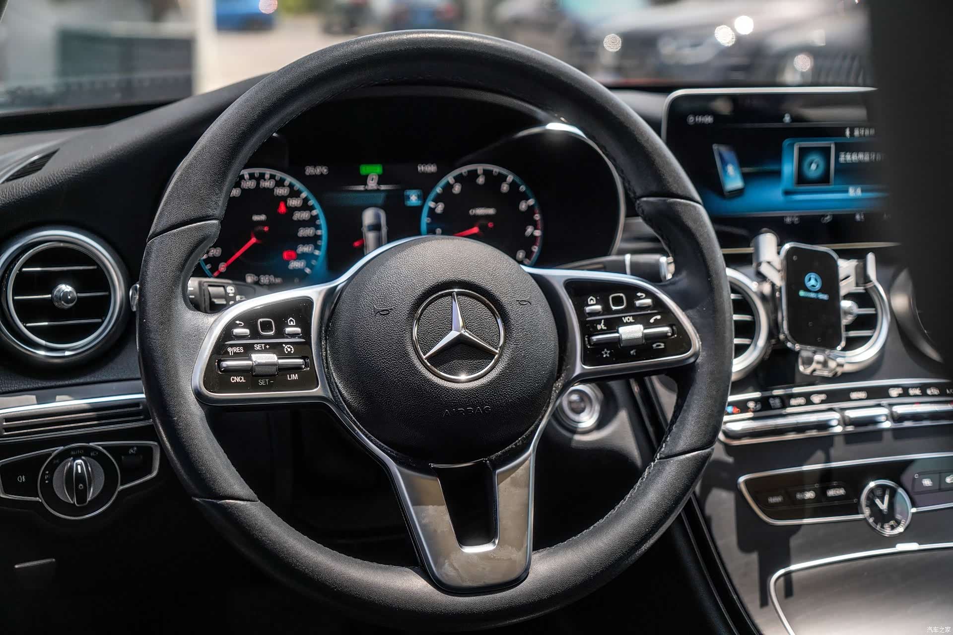 Mercedes-Benz C-Class, 2020 14