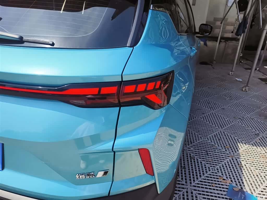 Geely Coolray, 2022 24