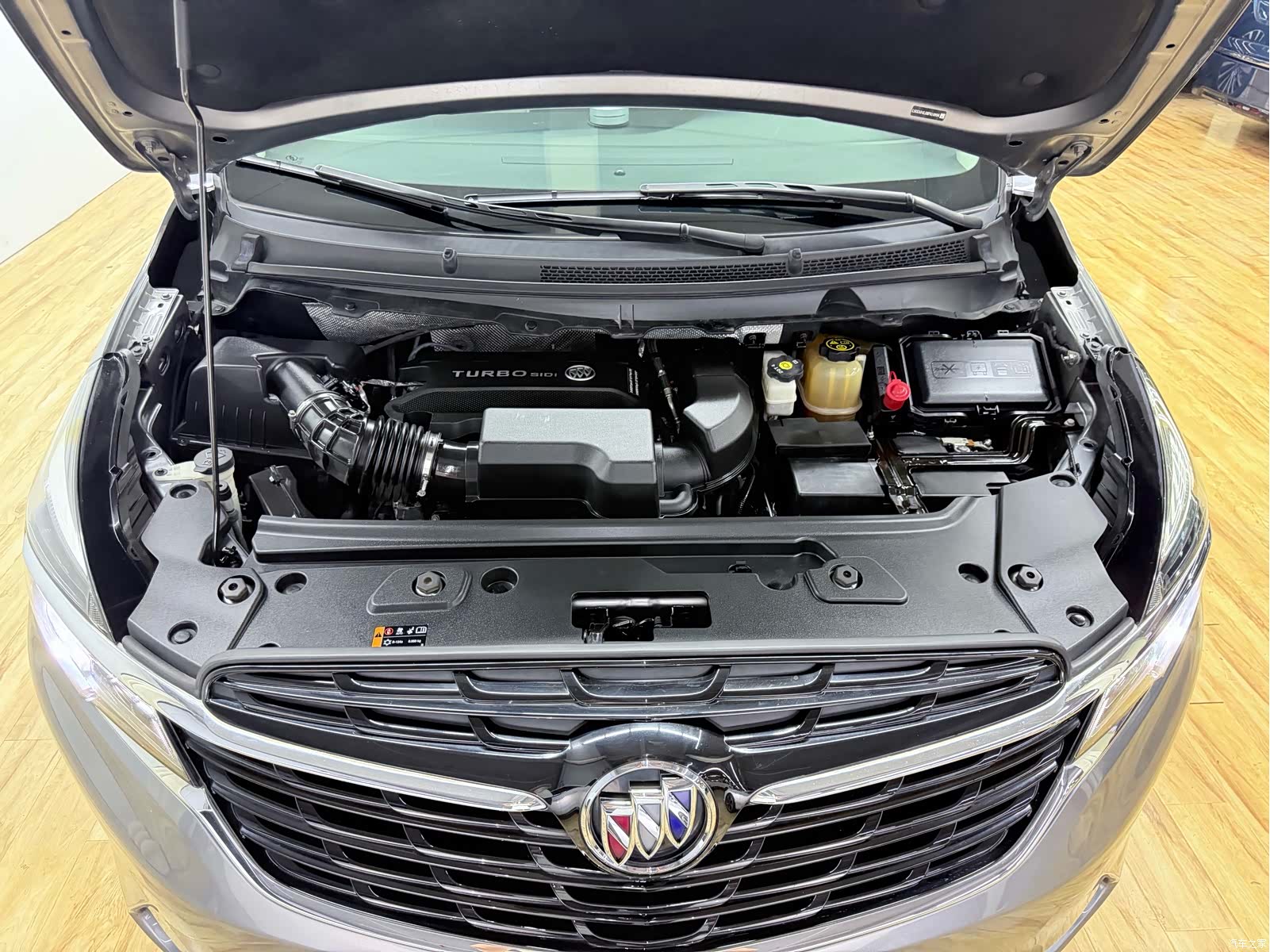 Buick GL8, 2020 25
