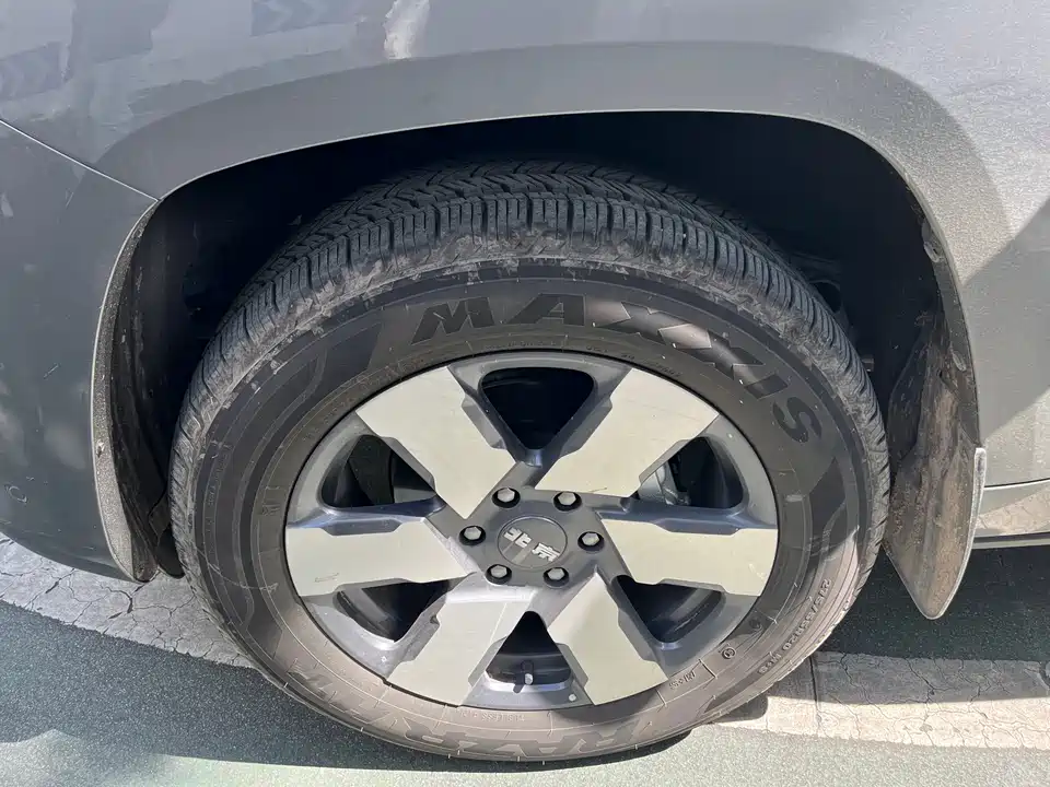 Beijing BJ60 Thunder