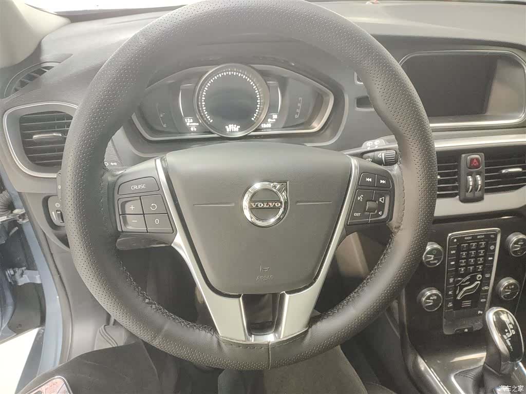 Volvo V40, 2018 11