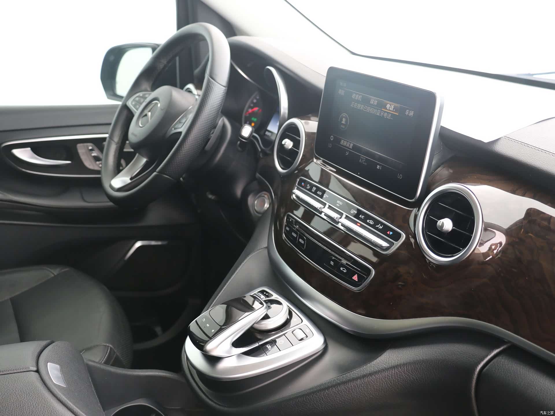 Mercedes-Benz V-Class, 2019 15