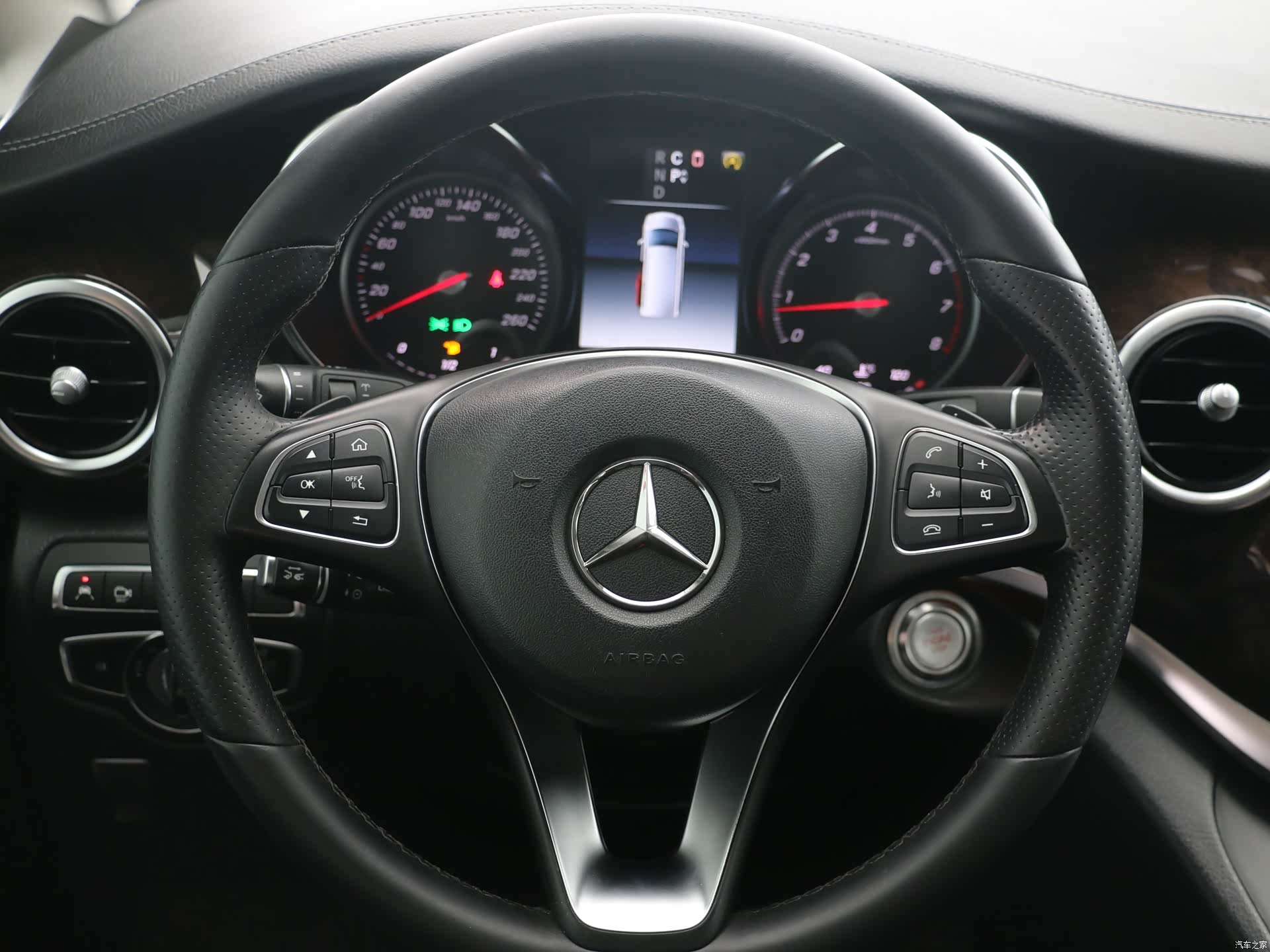 Mercedes-Benz V-Class, 2019 14