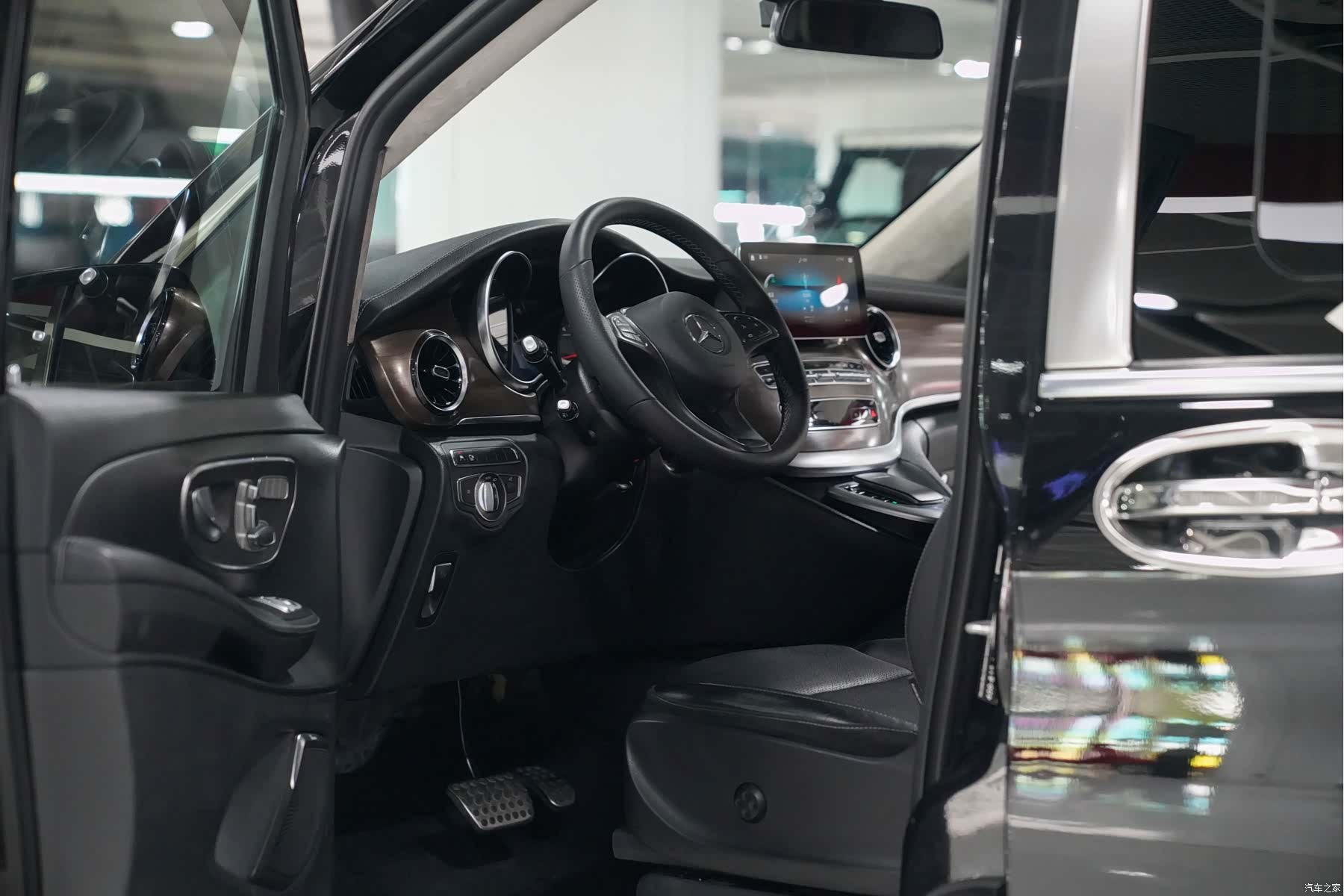 Mercedes-Benz V-Class, 2021 9