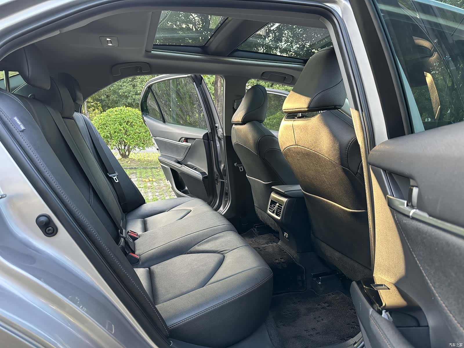 Toyota Camry, 2023 12
